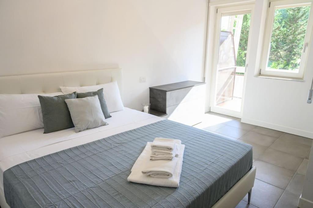 Laura Sweet Home Con Piscina Rome Bagian luar foto