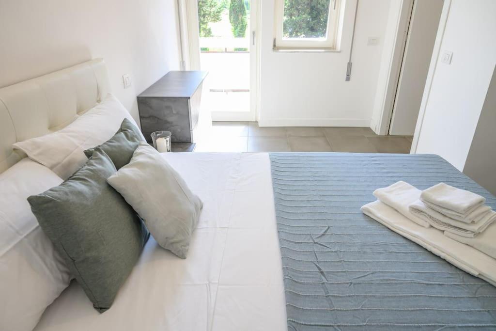 Laura Sweet Home Con Piscina Rome Bagian luar foto