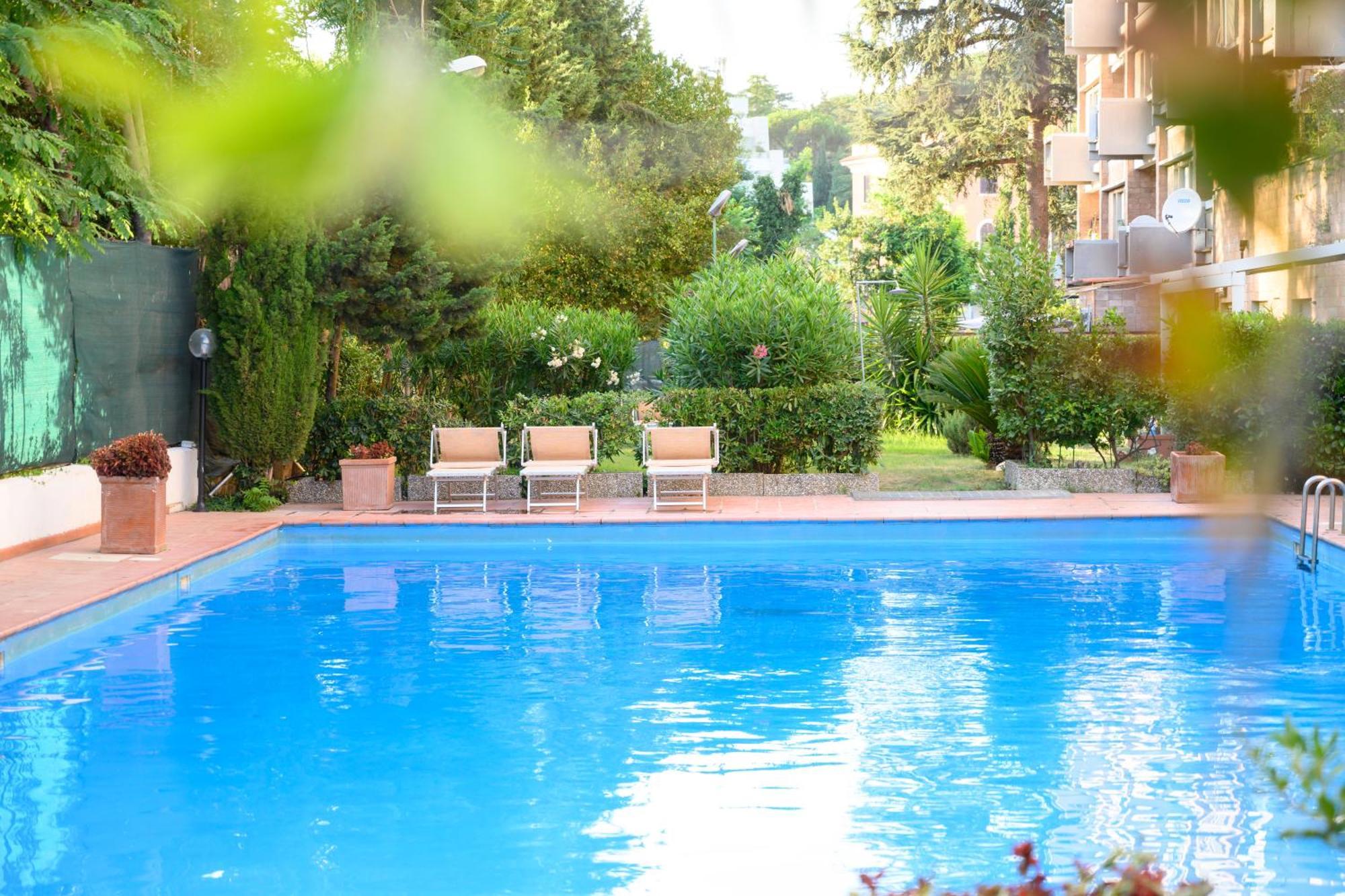 Laura Sweet Home Con Piscina Rome Bagian luar foto
