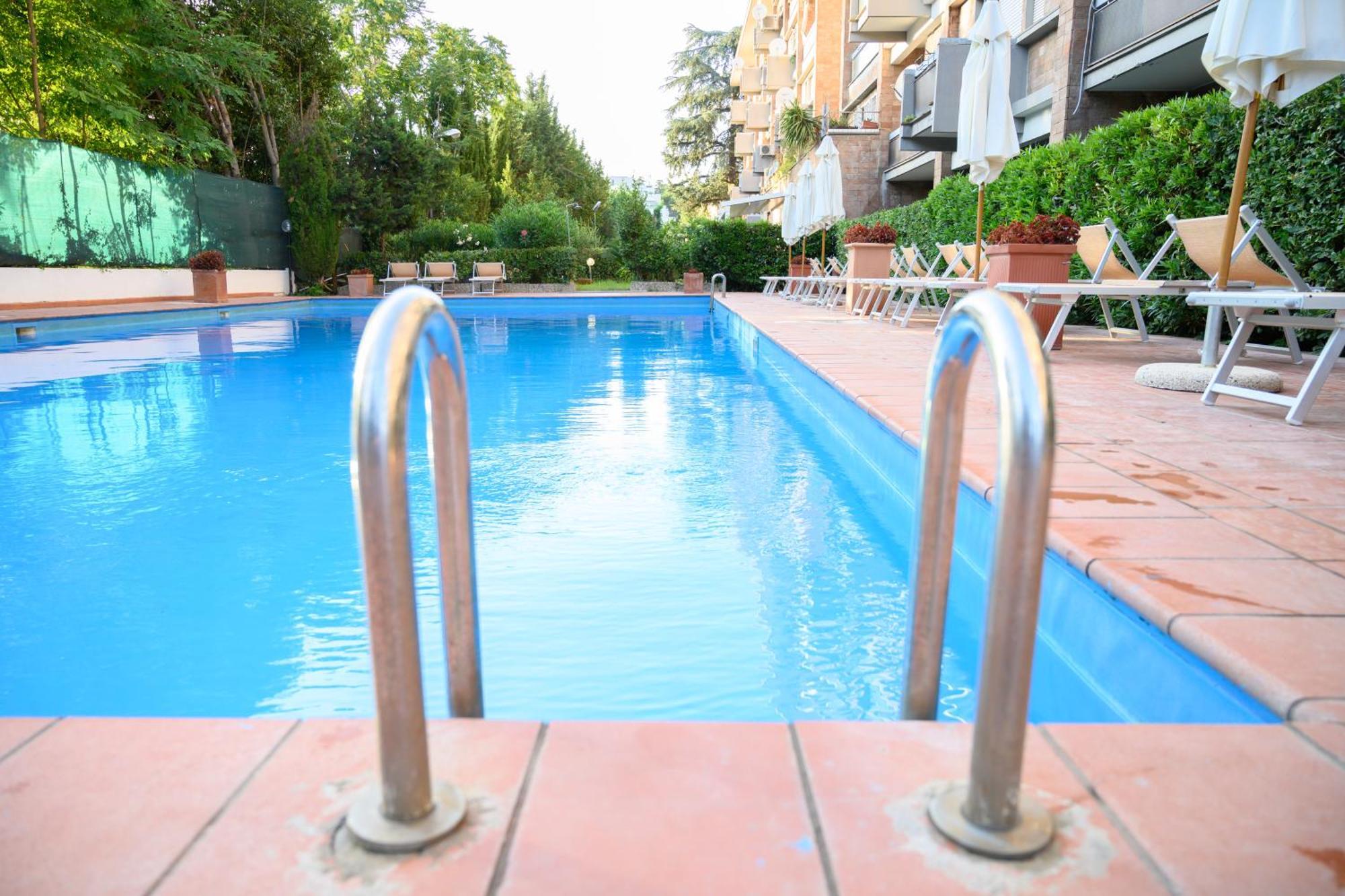 Laura Sweet Home Con Piscina Rome Bagian luar foto
