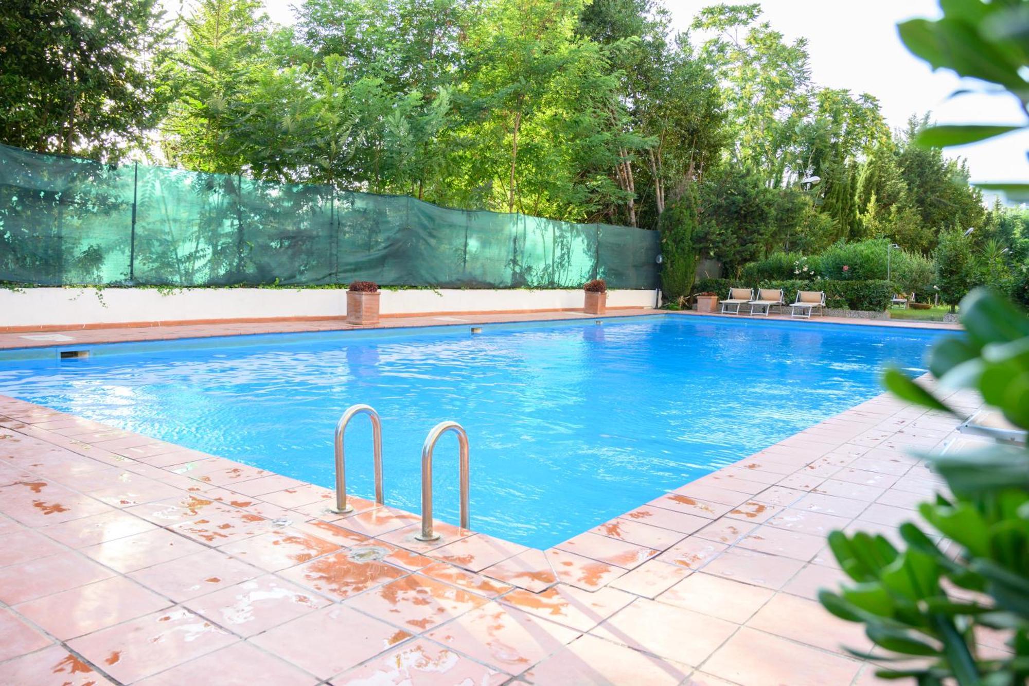 Laura Sweet Home Con Piscina Rome Bagian luar foto